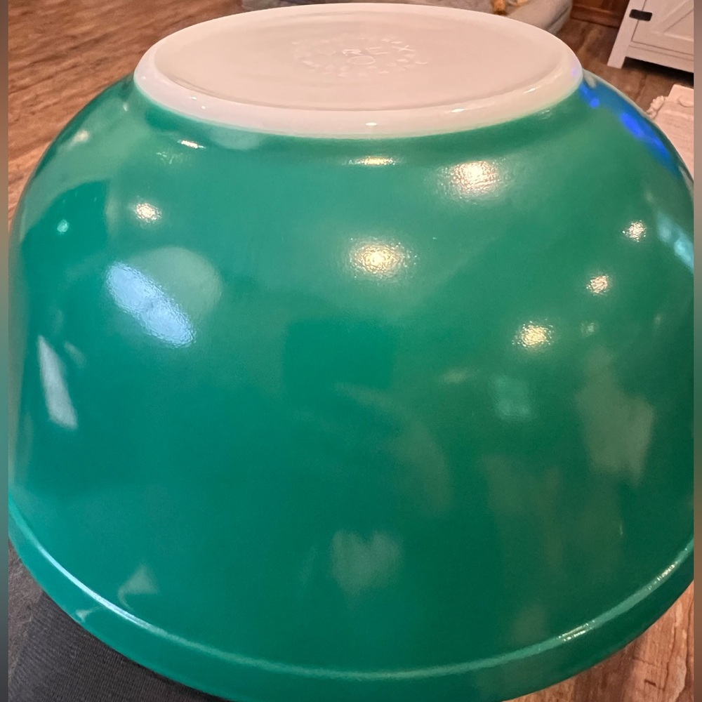 Vintage Pyrex Primary Green 403 Mixing Bowl